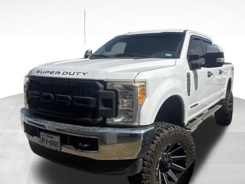 Used 2017 Ford F250 XLT AWD/4WD image 3