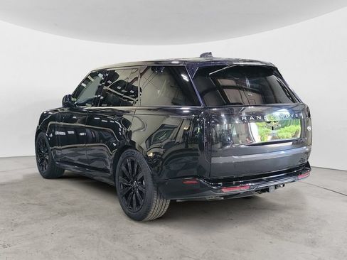 Used 2023 Land Rover Range Rover SE AWD/4WD image 3