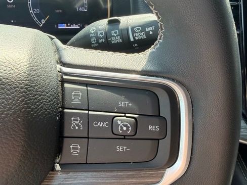 Used 2024 Jeep Wagoneer Series II AWD/4WD image 21