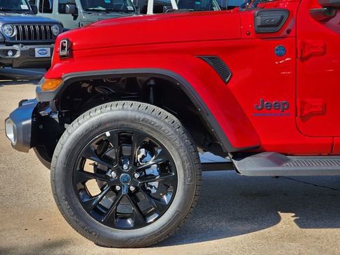 Certified 2025 Jeep Wrangler Unlimited Sahara AWD/4WD image 9