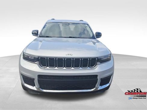 Used 2023 Jeep Grand Cherokee L Limited AWD/4WD image 10