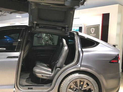 Used 2024 Tesla Model X image 10
