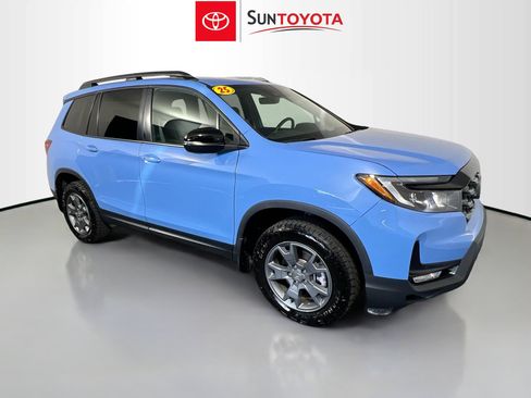 Used 2025 Honda Passport TrailSport image 1
