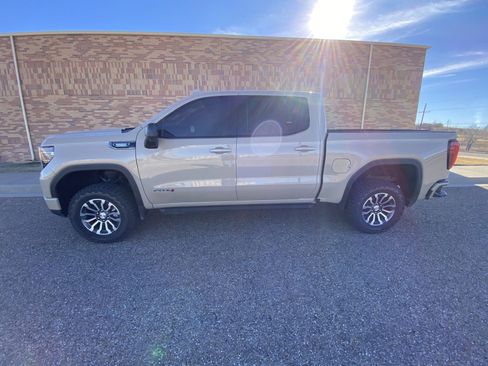 Used 2023 GMC Sierra 1500 AT4 w/ Technology Package image 5