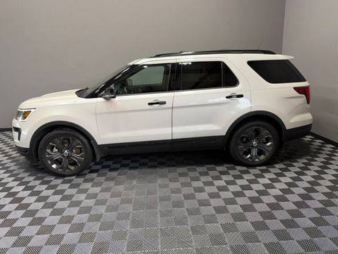 Used 2018 Ford Explorer Sport w/ Equipment Group 401A AWD/4WD image 6