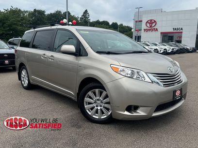 Used 2017 Toyota Sienna LE w/ Protection Package