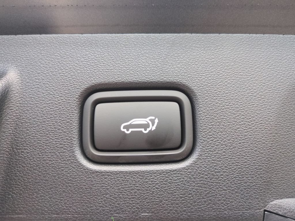 New 2026 Hyundai Tucson Limited w/ Tow & Go Package FWD image 15