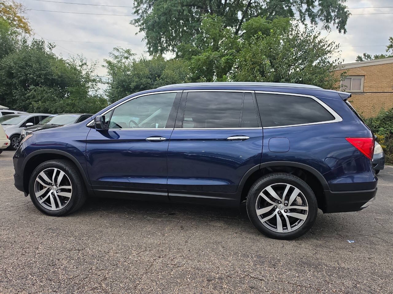 Used 2016 Honda Pilot Elite image 3