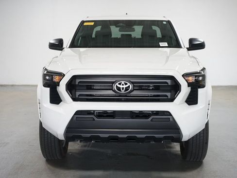 Certified 2024 Toyota Tacoma SR AWD/4WD image 2