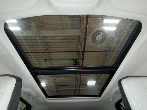 Certified 2025 Lincoln Navigator L Reserve image 16