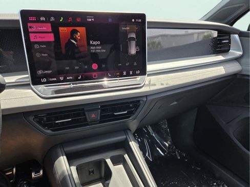 New 2026 Volkswagen Tiguan SE R-Line FWD image 26
