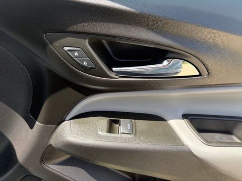 Used 2024 Chevrolet Equinox LS w/ LS Convenience Package FWD image 25
