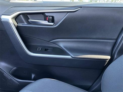 Used 2021 Toyota RAV4 XLE image 22