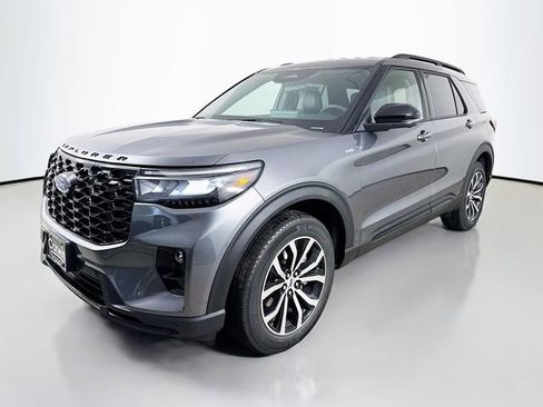 New 2026 Ford Explorer ST-Line image 3