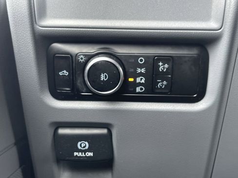 Used 2023 Ford F150 XLT AWD/4WD image 16