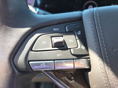 Used 2023 Cadillac Escalade ESV Premium Luxury Platinum image 12