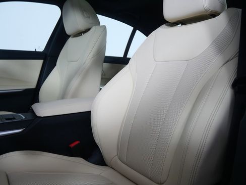 New 2026 BMW 330i Sedan image 25