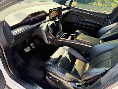 Used 2022 Tesla Model X AWD/4WD image 11