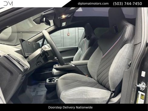 Used 2026 BMW iX xDrive60 w/ M Sport Package AWD/4WD image 17