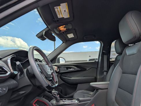 Used 2023 Chevrolet TrailBlazer RS w/ Convenience Package FWD image 11