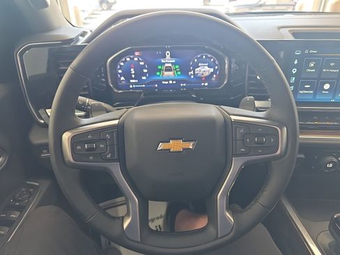 Used 2025 Chevrolet Silverado 1500 LT AWD/4WD image 32