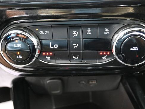 Used 2024 Chevrolet Trax RS FWD image 25