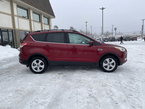 Used 2013 Ford Escape SE image 2