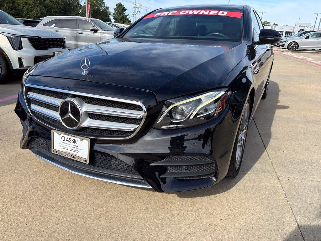 Used 2018 Mercedes-Benz E 400 4MATIC Sedan image 4
