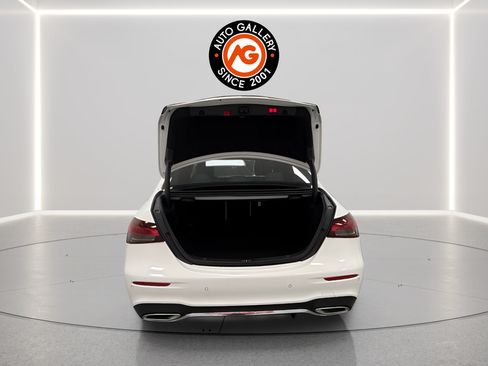 Used 2021 Mercedes-Benz E 350 4MATIC Sedan image 9