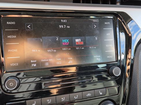 Used 2020 Volkswagen Passat 2.0T SE image 24