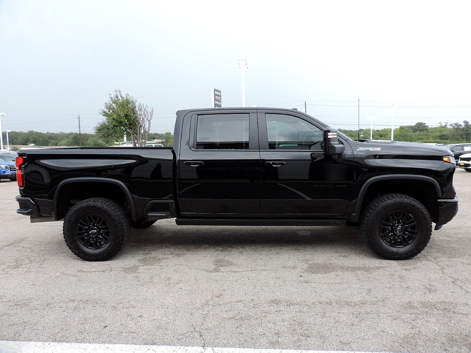 Certified 2026 Chevrolet Silverado 2500 ZR2 w/ LPO, Dark Essentials Package AWD/4WD image 4