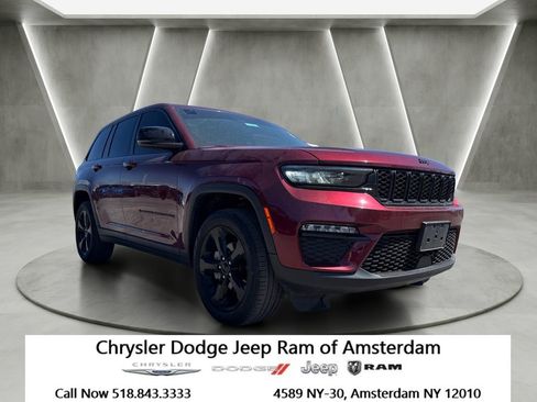 Used 2023 Jeep Grand Cherokee Limited w/ Black Appearance Package AWD/4WD image 1