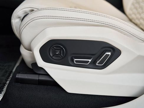 Used 2021 Lamborghini Urus image 30