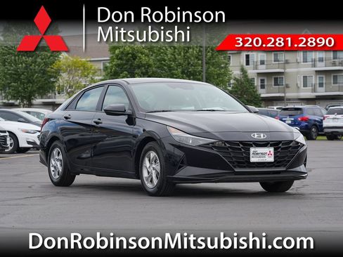 Used 2023 Hyundai Elantra SE FWD image 1