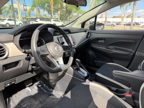Used 2020 Nissan Versa SV image 15