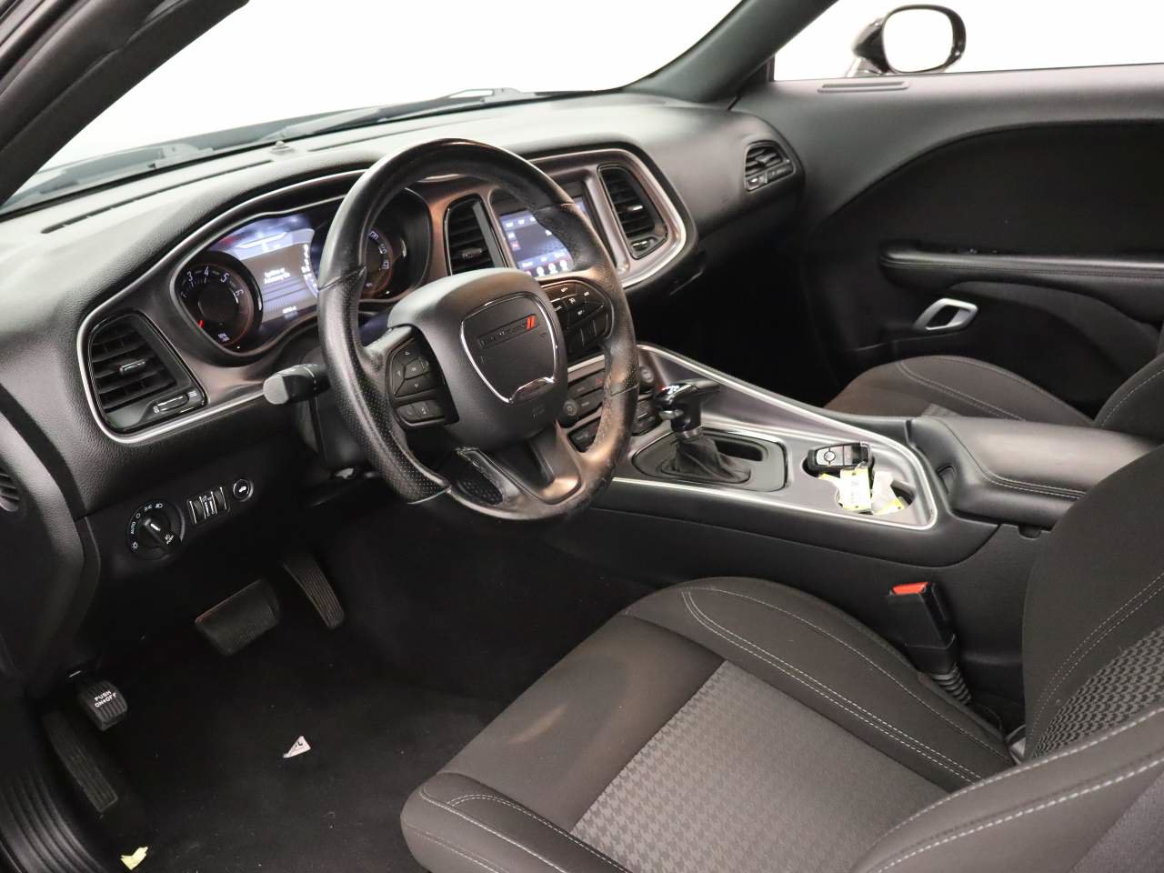 Used 2020 Dodge Challenger SXT w/ Blacktop Package RWD image 4