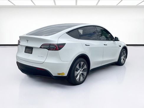 Used 2022 Tesla Model Y Long Range AWD/4WD image 4