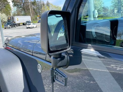 Used 2017 Jeep Wrangler Unlimited Sport image 30