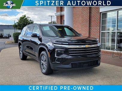 Used 2025 Chevrolet Traverse LT