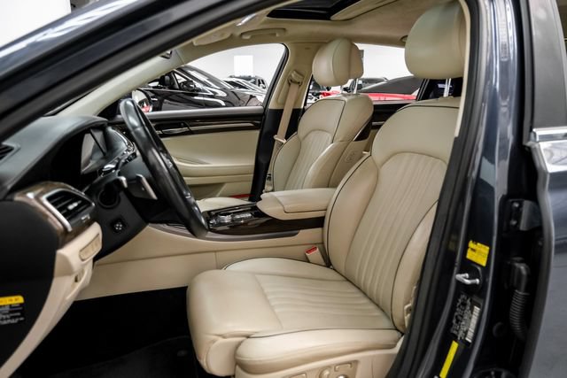Used 2017 Genesis G90 3.3T Premium RWD image 34