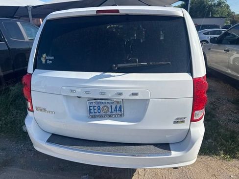 Used 2019 Dodge Grand Caravan SXT FWD image 4