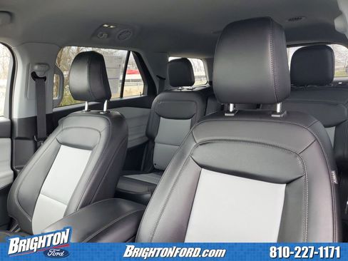 Certified 2022 Ford Explorer XLT w/ Equipment Group 202A image 11