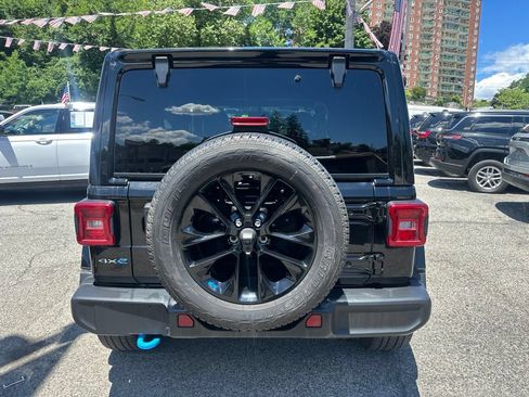 Certified 2022 Jeep Wrangler Unlimited Sahara w/ Cold Weather Group AWD/4WD image 6