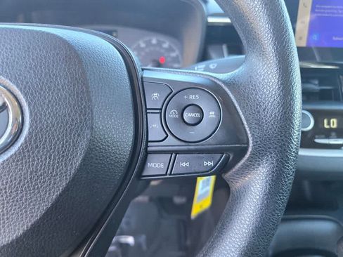 Used 2023 Toyota Corolla LE image 19