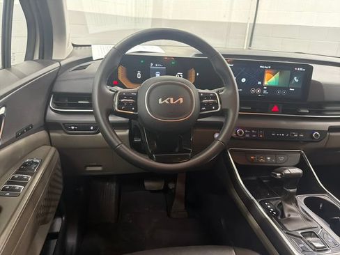 Used 2026 Kia Carnival EX FWD image 14