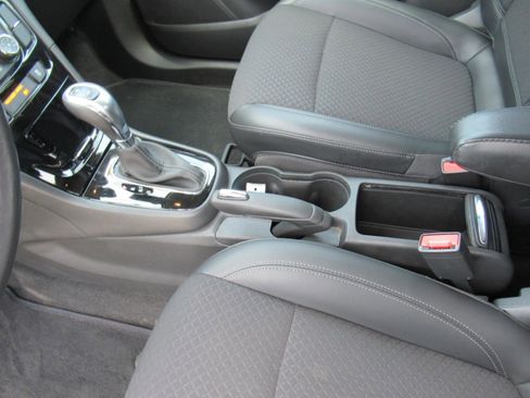 Used 2021 Buick Encore Preferred w/ Safety Package AWD/4WD image 19