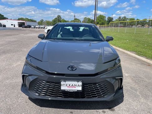 New 2026 Toyota Camry SE w/ Convenience Package image 2