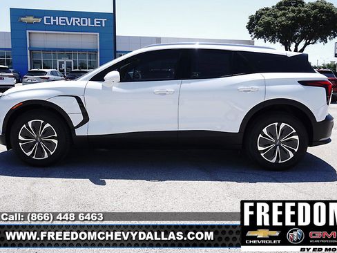 New 2025 Chevrolet Blazer EV LT image 4