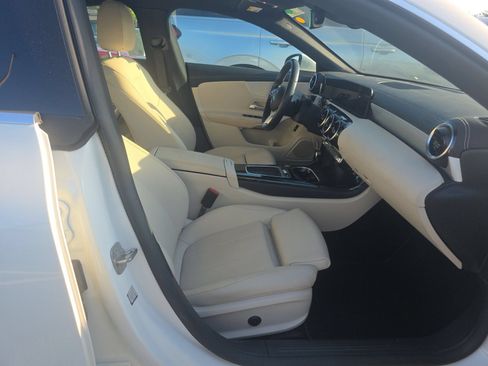 Used 2025 Mercedes-Benz CLA 250 image 7