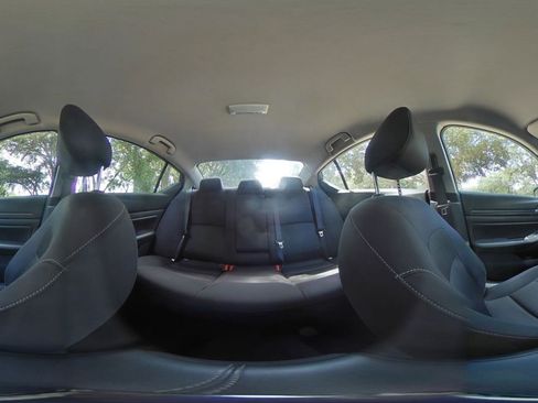 Used 2025 Nissan Altima 2.5 SV FWD image 52